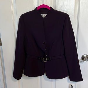 NWT  Tahari Navy Blue Pine Stripe Suit Sz 8P